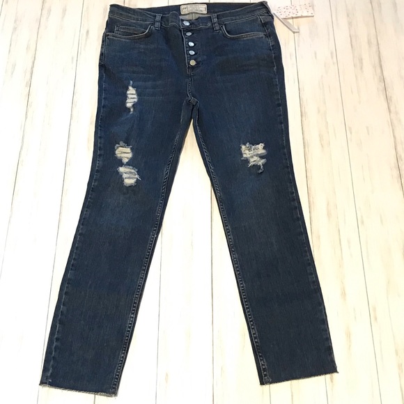 Free People Destroyed Reagan Crop Jeans - Picture 2 of 8